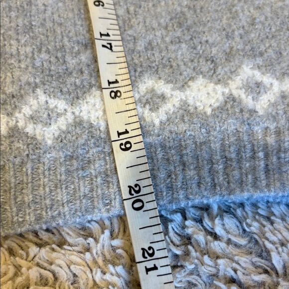 No Boundaries Gray and White Knit Sweater - Picture 5 of 6